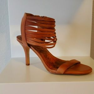 Gianni Bini light brown heels
